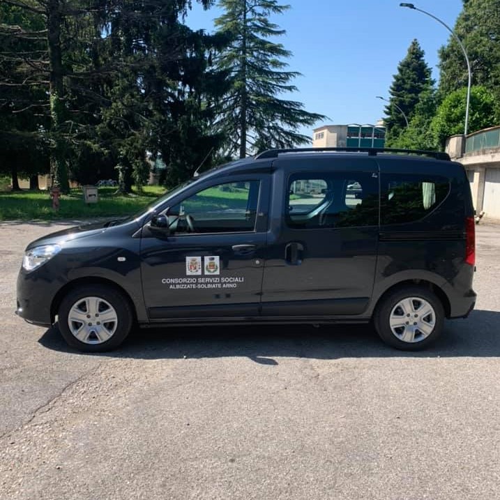 Un nuovo automezzo per i servizi sociali di Solbiate Arno e