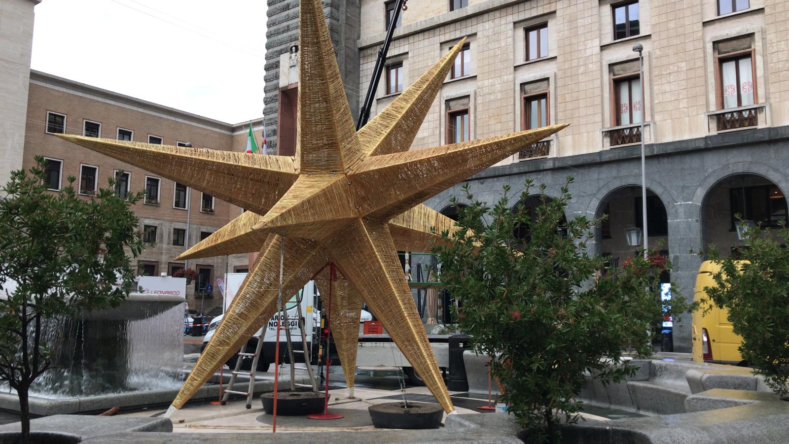 FOTO. Arriva la stella del Natale a Varese. Con luci, pista, gadget e spettacolo ai Giardini: ecco quello che ci aspetta per le feste FOTO. Arriva la stella del Natale a Varese. Con luci, pista, gadget e spettacolo ai Giardini: ecco quello che ci aspetta per le feste