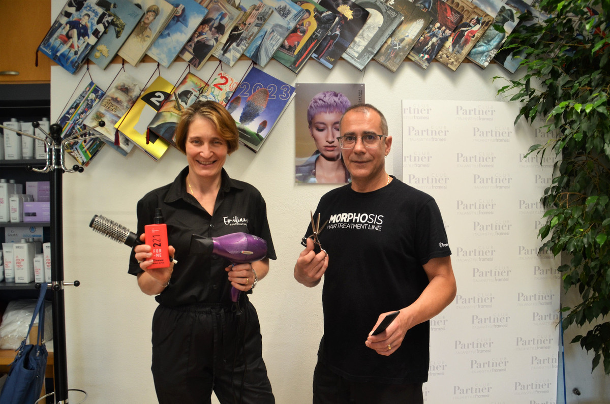 VARESE DALLA VETRINA/9 – Passione, amicizia, famiglia. Trent’anni di tagli e sorrisi da Emiliano e Heidi – Varesenoi.it VARESE DALLA VETRINA/9 – Passione, amicizia, famiglia. Trent’anni di tagli e sorrisi da Emiliano e Heidi – Varesenoi.it