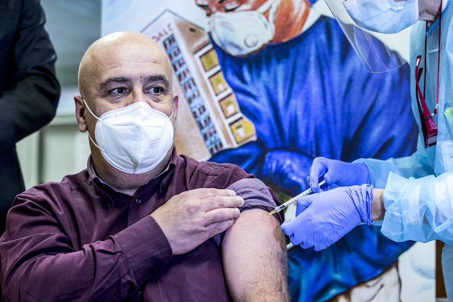 Vaccini anti Covid, la Lombardia ha somministrato il 2,7% ...