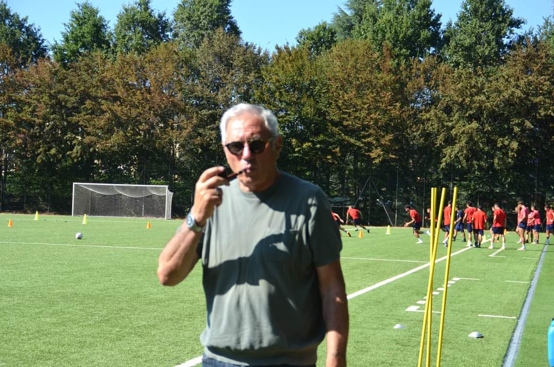 Davide Raineri, ex ds del Varese che aveva portato insieme a mister Cotta una squadra umile e guerriera al terzo posto: perché cambiare tutto per arrivare più giù?