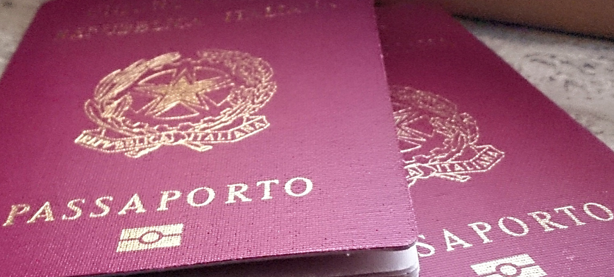 https://www.varesenoi.it/fileadmin/archivio/varesenoi/passaporto_italia.png