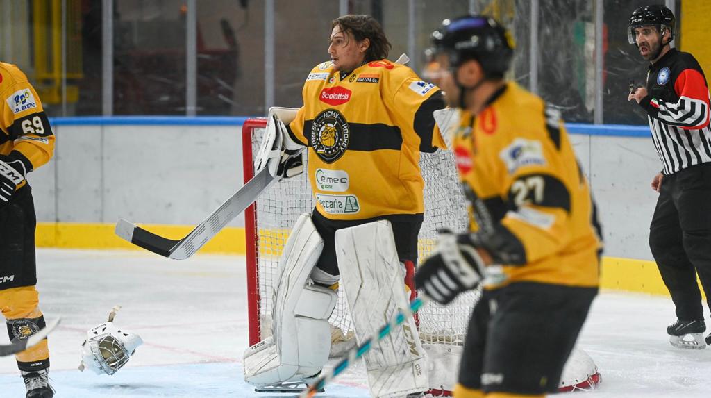 FOTO e VIDEO. Quando rischia di venire giù tutto il “mostro” Perla e il “fuoco” della gente blindano i Mastini (3-2) – Varesenoi.it FOTO e VIDEO. Quando rischia di venire giù tutto il “mostro” Perla e il “fuoco” della gente blindano i Mastini (3-2) – Varesenoi.it