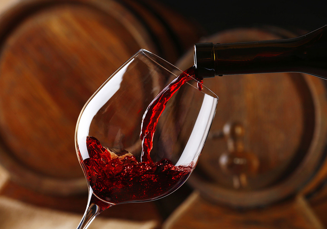 https://www.varesenoi.it/fileadmin/archivio/varesenoi/vino_generica_febbraio2022.jpg