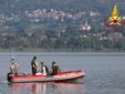 Il corso per la patente nautica dei vigili del fuoco che si è svolto sul lago di Varese alla Schiranna e a Bodio Lomnago