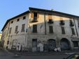 L'immobile che sorge tra via Solferino e via Montebello
