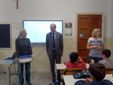 Primo giorno di scuola a Varese con il sindaco in visita alla primaria di Casbeno