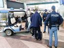 Rubavano ai passeggeri di Malpensa, due persone arrestate dalla polizia Rubavano ai passeggeri di Malpensa, due persone arrestate dalla polizia