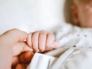 Agente della Questura di Varese salva la figlia neonata grazie al corso di primo soccorso Agente della Questura di Varese salva la figlia neonata grazie al corso di primo soccorso