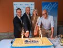 Taglio della torta per i dieci anni di Alfa