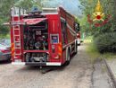 Villetta in fiamme a Cocquio Trevisago: in azione i vigili del fuoco