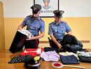 I carabinieri con la refurtiva sequestrata a Sesto Calende I carabinieri con la refurtiva sequestrata a Sesto Calende