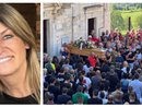 L'ultimo saluto del Verbano a Deborah Rolando, morta in un incidente: «Il tuo sorriso è stato il regalo più bello» L'ultimo saluto del Verbano a Deborah Rolando, morta in un incidente: «Il tuo sorriso è stato il regalo più bello»