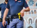 Tensione nel parcheggio di un supermercato a Busto, arrestato un giovane Tensione nel parcheggio di un supermercato a Busto, arrestato un giovane
