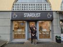 Federica Gasparo e Christian Ghelardoni nel loro locale Stardust di Gavirate