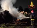 L'intervento dei vigili del fuoco in via Giotto a Tradate L'intervento dei vigili del fuoco in via Giotto a Tradate