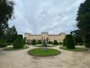 La facciata interna di Villa Recalcati e il suo parco La facciata interna di Villa Recalcati e il suo parco