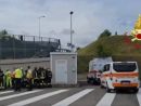 Incidente in Pedemontana, il dolore di Giorgetti: «Quella era la mia scuola da bambino. Vicini alla famiglia della maestra morta» Incidente in Pedemontana, il dolore di Giorgetti: «Quella era la mia scuola da bambino. Vicini alla famiglia della maestra morta»