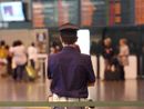 Controlli a Malpensa sui senza dimora: la polizia notifica 38 ordini di allontanamento, trovati anche quattro clandestini Controlli a Malpensa sui senza dimora: la polizia notifica 38 ordini di allontanamento, trovati anche quattro clandestini