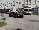 L'esterno dell'ospedale Ondoli di Angera dove stamattina si è consumata la tragedia L'esterno dell'ospedale Ondoli di Angera dove stamattina si è consumata la tragedia
