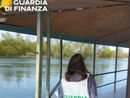Casa galleggiante abusiva sul fiume Ticino, la Guardia di Finanza scopre mancati pagamenti per 85mila euro Casa galleggiante abusiva sul fiume Ticino, la Guardia di Finanza scopre mancati pagamenti per 85mila euro
