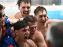 L'urlo della Von: «Serie B!» (si ringrazia per le immagini e per i video la Varese Olona Nuoto)