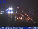 I soccorsi sul luogo dell'incidente (foto dalla webcam di Autostrade per l'Italia) I soccorsi sul luogo dell'incidente (foto dalla webcam di Autostrade per l'Italia)