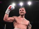 Ivan Zucco sfiora l’impresa in Inghilterra: fermato al decimo round da Simpson. Che si prende il titolo europeo dei Supermedi Ivan Zucco sfiora l’impresa in Inghilterra: fermato al decimo round da Simpson. Che si prende il titolo europeo dei Supermedi