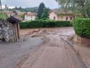 Fango per strada a Cittiglio a causa del maltempo (foto dalla pagina Facebook Polis)
