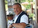 Renato Pozzetto in una foto del 2022 alla Locanda Pozzetto