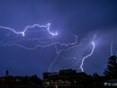 I fulmini sul cielo di Varese ieri sera nella bellissima foto di Gianluca Bertoni I fulmini sul cielo di Varese ieri sera nella bellissima foto di Gianluca Bertoni