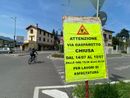 Il cartello che all'altezza della rotonda dell'Esselunga richiama la chiusura al traffico di via Gasparotto Il cartello che all'altezza della rotonda dell'Esselunga richiama la chiusura al traffico di via Gasparotto