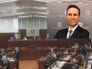 L'aula del Consiglio regionale e, nel riquadro, Giacomo Cosentino L'aula del Consiglio regionale e, nel riquadro, Giacomo Cosentino
