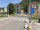 Il passaggio a livello delle Ferrovie Nord a Laveno Mombello