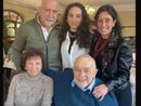 Angelo Sozzani in basso vicino alla sua Olga. In alto Fabio con sua figlia Aurora e sua sorella Sabrina Angelo Sozzani in basso vicino alla sua Olga. In alto Fabio con sua figlia Aurora e sua sorella Sabrina