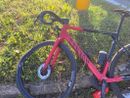 Le condizioni della bici dopo l'incidente Le condizioni della bici dopo l'incidente