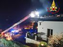L'incendio della mansarda della villa sul lungolago di Ranco L'incendio della mansarda della villa sul lungolago di Ranco
