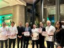 Claudio Colombo (quinto da sinistra) dopo aver ricevuto il Premio per il Migliore Panettone Artigianale della Lombardia Claudio Colombo (quinto da sinistra) dopo aver ricevuto il Premio per il Migliore Panettone Artigianale della Lombardia