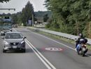 I cartelli stradali nei pressi dell'autovelox di Buguggiate sulla Sp1 (foto da Google Maps inviata dal lettore) I cartelli stradali nei pressi dell'autovelox di Buguggiate sulla Sp1 (foto da Google Maps inviata dal lettore)