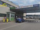 Tenta di attraversare il confine al valico del Gaggiolo con 26mila euro in contanti nascosti in uno stivale: arrestato dalla Guardia di Finanza