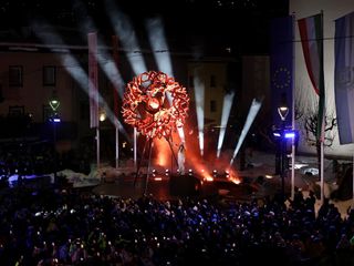 Sofia Goggia accende il braciere a Cortina Sofia Goggia accende il braciere a Cortina