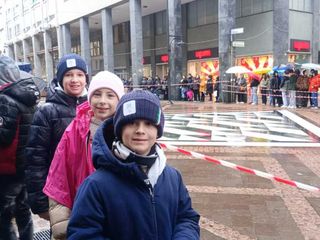 L'attesa in via Milano