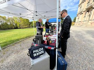 Alcuni momenti della celebrazione a Ville Ponti per il 174esimo anniversario della festa della Polizia di Stato Alcuni momenti della celebrazione a Ville Ponti per il 174esimo anniversario della festa della Polizia di Stato