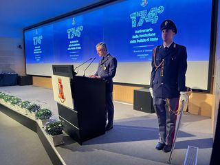Alcuni momenti della celebrazione a Ville Ponti per il 174esimo anniversario della festa della Polizia di Stato Alcuni momenti della celebrazione a Ville Ponti per il 174esimo anniversario della festa della Polizia di Stato