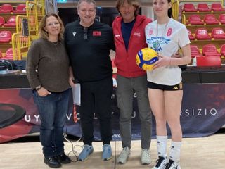 Nadia Cerbino del Liceo Tosi premiata MVP Nadia Cerbino del Liceo Tosi premiata MVP