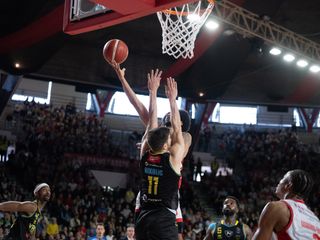 I volti vuoti e segnati di Tyus, Alviti e Librizzi dopo Varese-Cremona