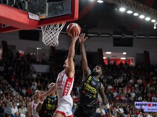 I volti vuoti e segnati di Tyus, Alviti e Librizzi dopo Varese-Cremona