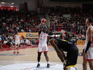 I volti vuoti e segnati di Tyus, Alviti e Librizzi dopo Varese-Cremona