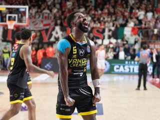 I volti vuoti e segnati di Tyus, Alviti e Librizzi dopo Varese-Cremona