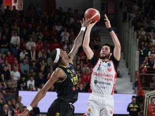 I volti vuoti e segnati di Tyus, Alviti e Librizzi dopo Varese-Cremona